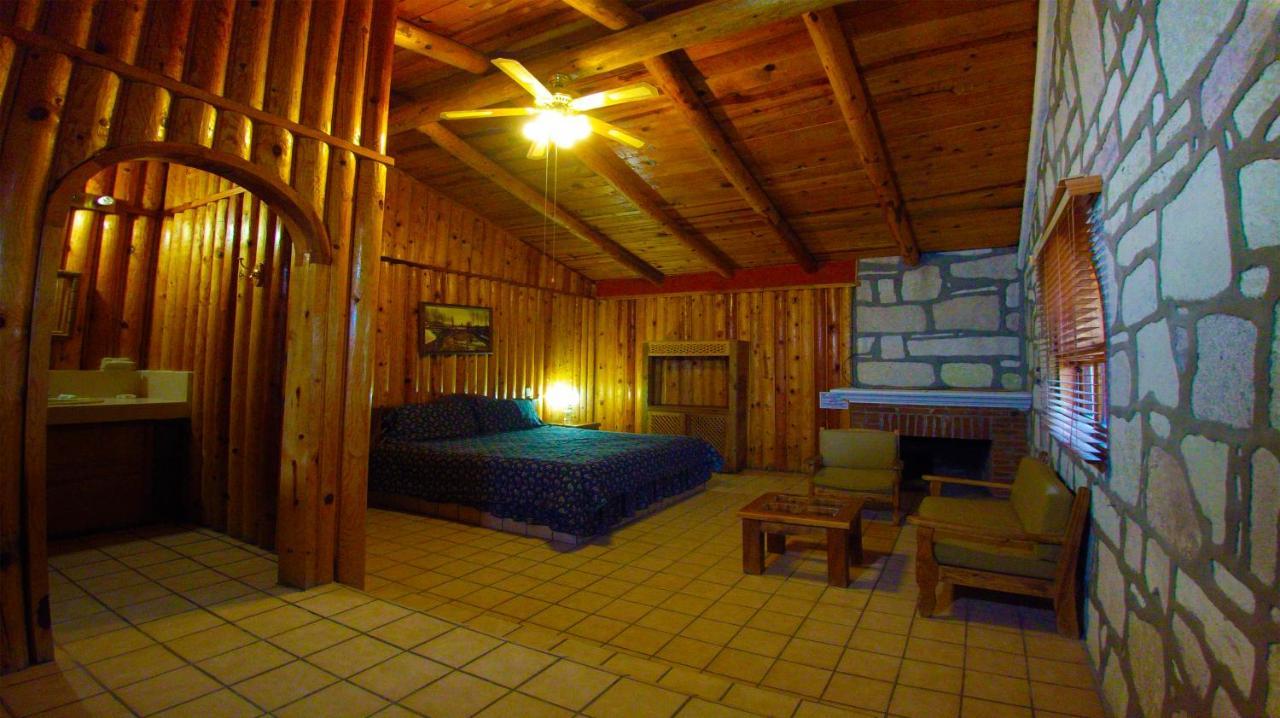 Hotel Mansion Tarahumara Areponapuchi Buitenkant foto